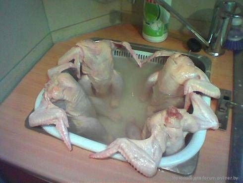 4 hot chicks in a hot tub